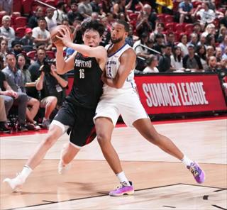 NBA夏季联赛开拓者不敌灰熊，杨瀚森得到10分5篮板3助攻